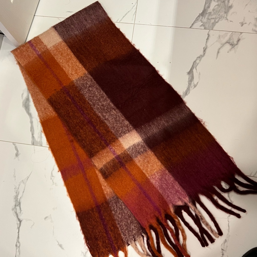 NWOT Vero Moda plaid burgundy/orange scarf